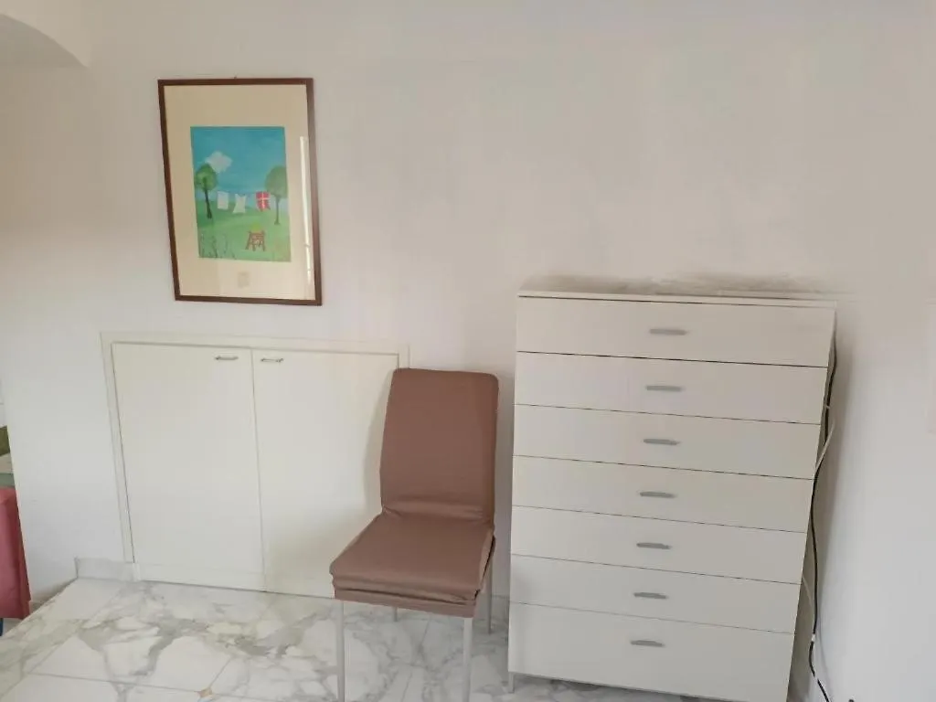Appartamento 50 Mt Mare Con Parcheggio Riservato Riva Ligure 0*,  Italy
